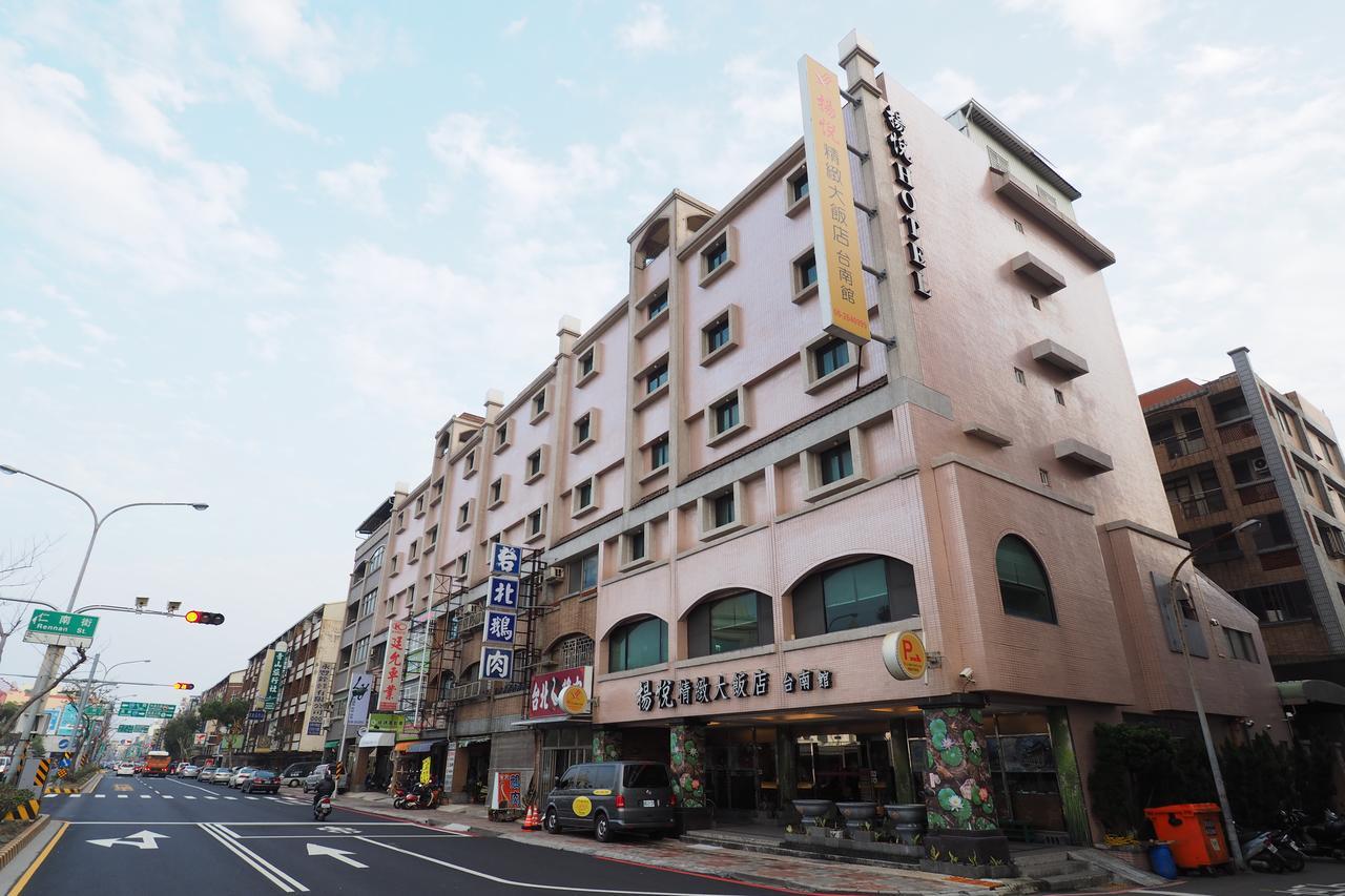 Young Soarlan Hotel - Tainan Exterior foto